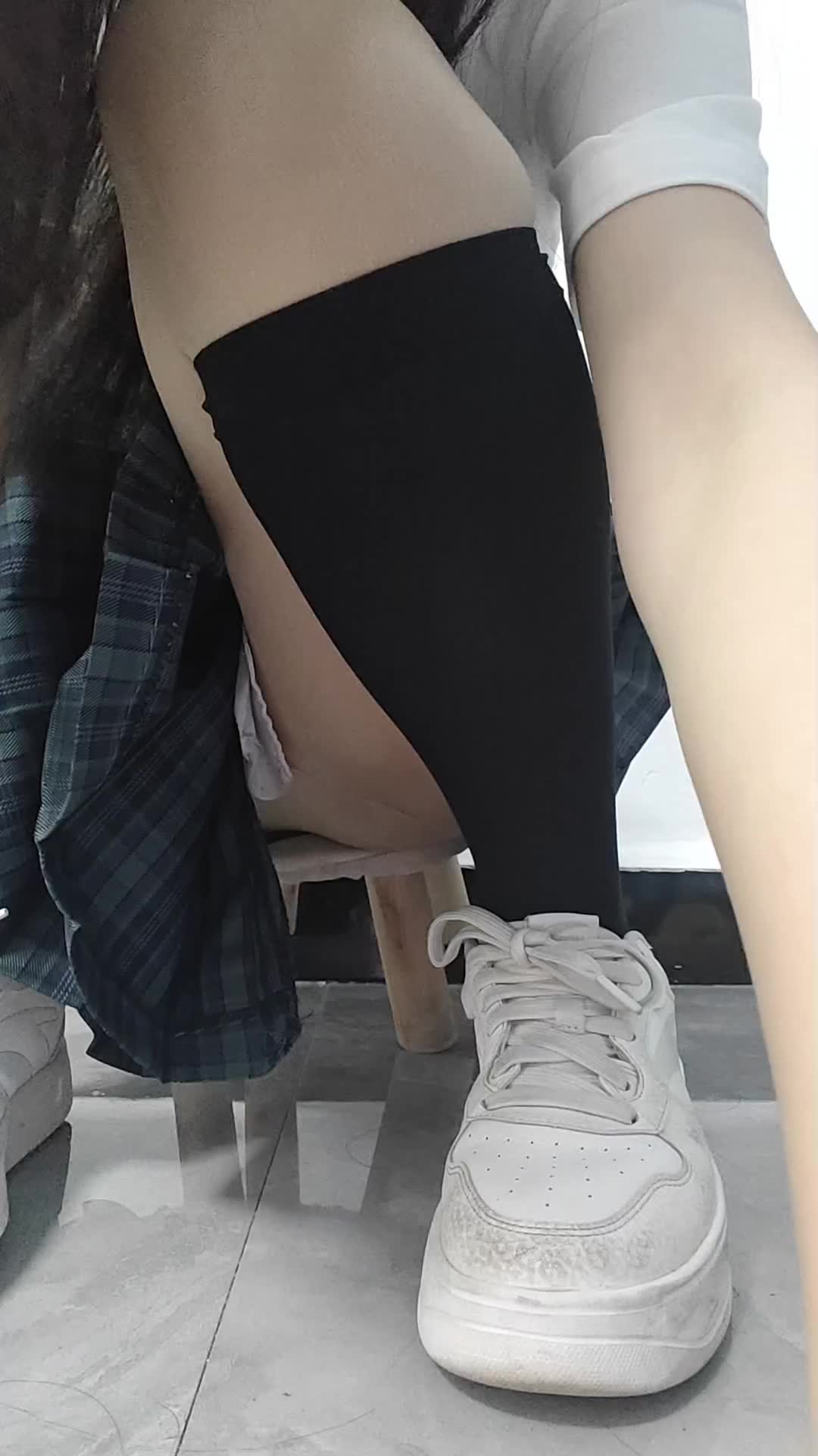 jk 运动鞋 厚肉丝 光腿神器 黑袜 小腿袜 裸足 羞辱 搓脚