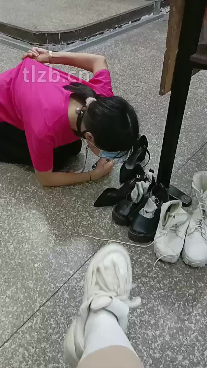 运动鞋 棉袜 教室调教 女调女 多双鞋子 舔鞋 羞辱
