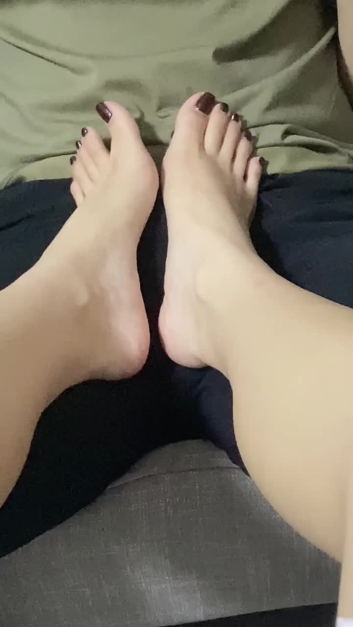 女仆装 裸足 足交 背身足交