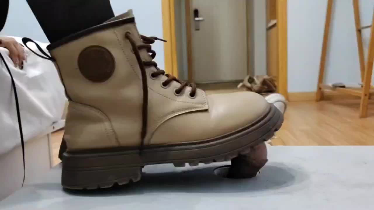 短靴 隔板 踩鸡 鞋交