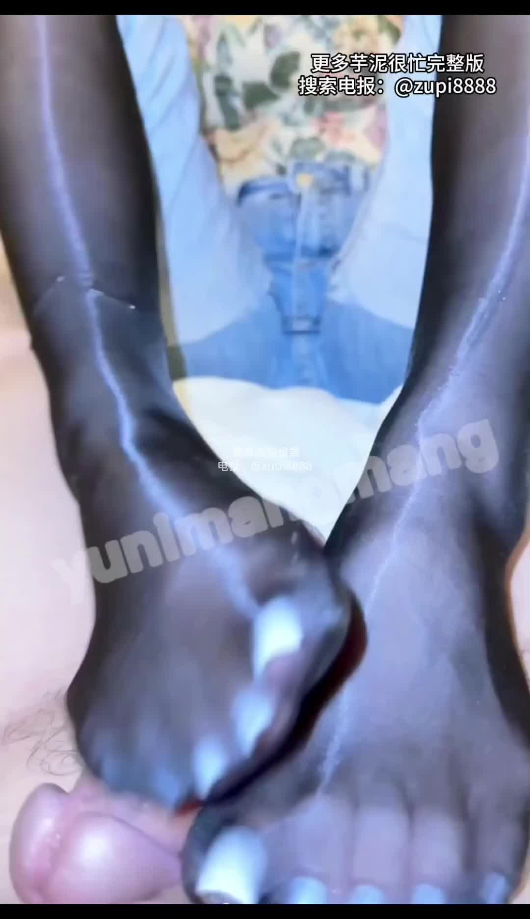 有光黑丝 撕破丝袜 足交