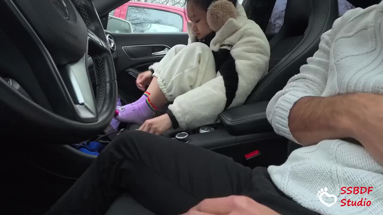 车内 露脸 卡通五指棉袜 裸足 足交