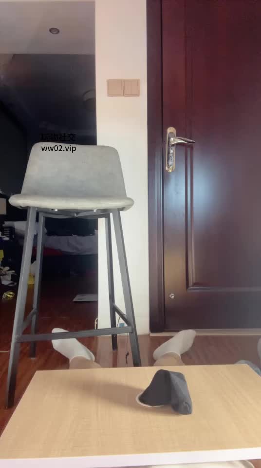 小皮鞋 高跟 黑丝 白袜 羞辱 隔板 丝袜套鸡 足交 拍手控速 倒计时