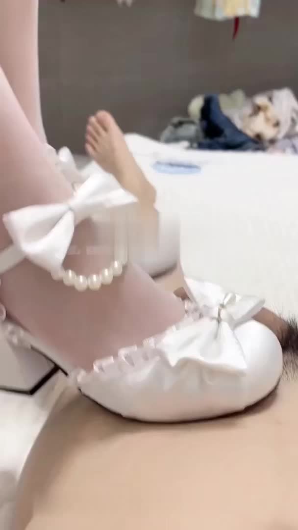 超薄白丝 lo鞋 lolita 鞋交 足交 啪啪 对白清晰 你快射啊