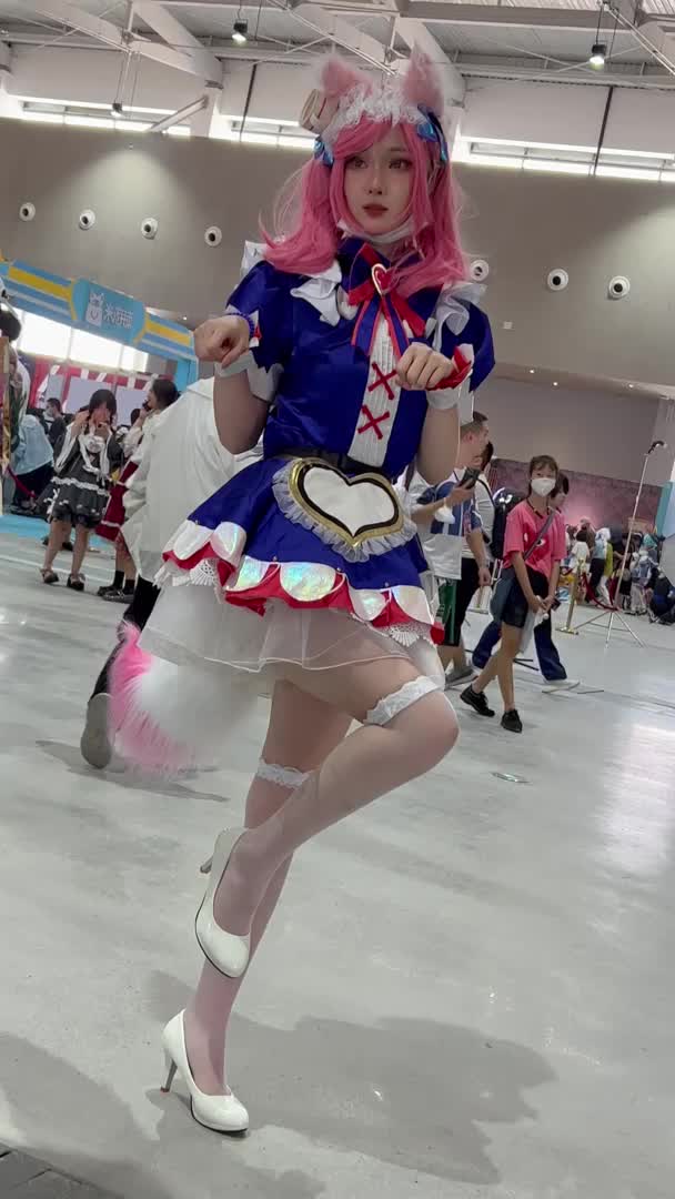 王者荣耀 妲己 女仆咖啡 白丝 漫展 抄底 偷拍 近距离拍摄 足底特写