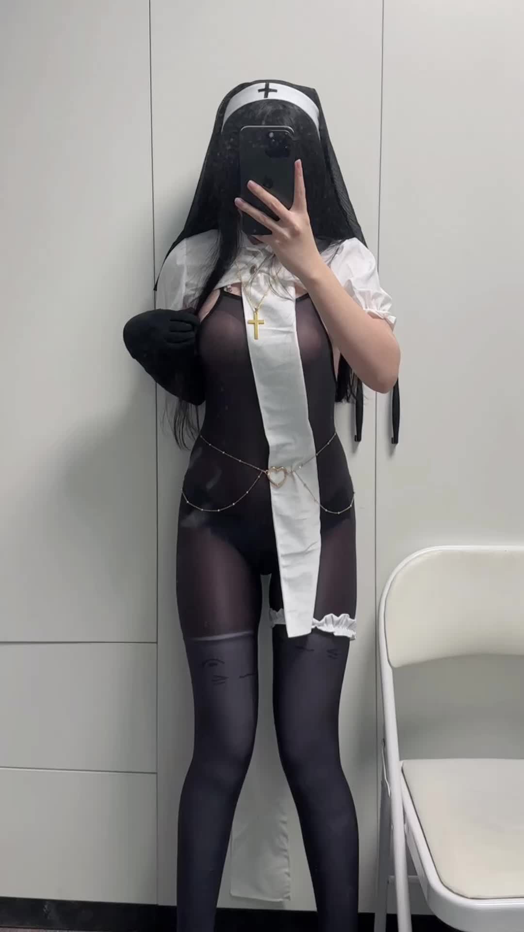 抖音网红 爱吃猪脚饭 定制视频 黑丝 厚黑丝 超薄黑丝 秀臀 秀足 淫语 自慰