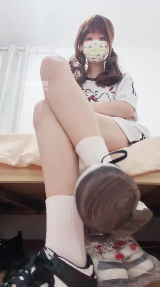 双马尾 白袜 花边袜 运动鞋 lo鞋 棉拖鞋 鞋底 羞辱 撸管指挥 拍手控速 倒计时 盯