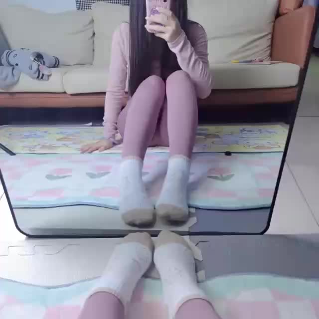 甜小欣 瑜伽裤 白袜 裸足 秀足 asmr