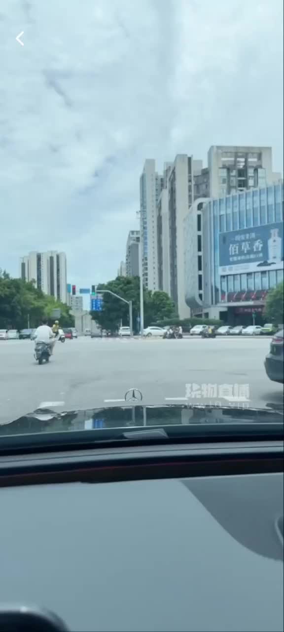 素人 学生 jk 白袜 白过膝袜 裸足 车内 调教 羞辱 舔脚 踩鸡 中指 倒计时