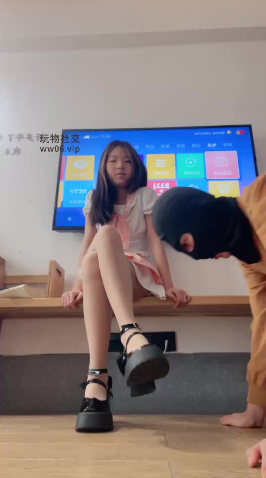 jk 超薄肉丝 厚底鞋 调教 舔脚 隔内裤 足交 打飞机