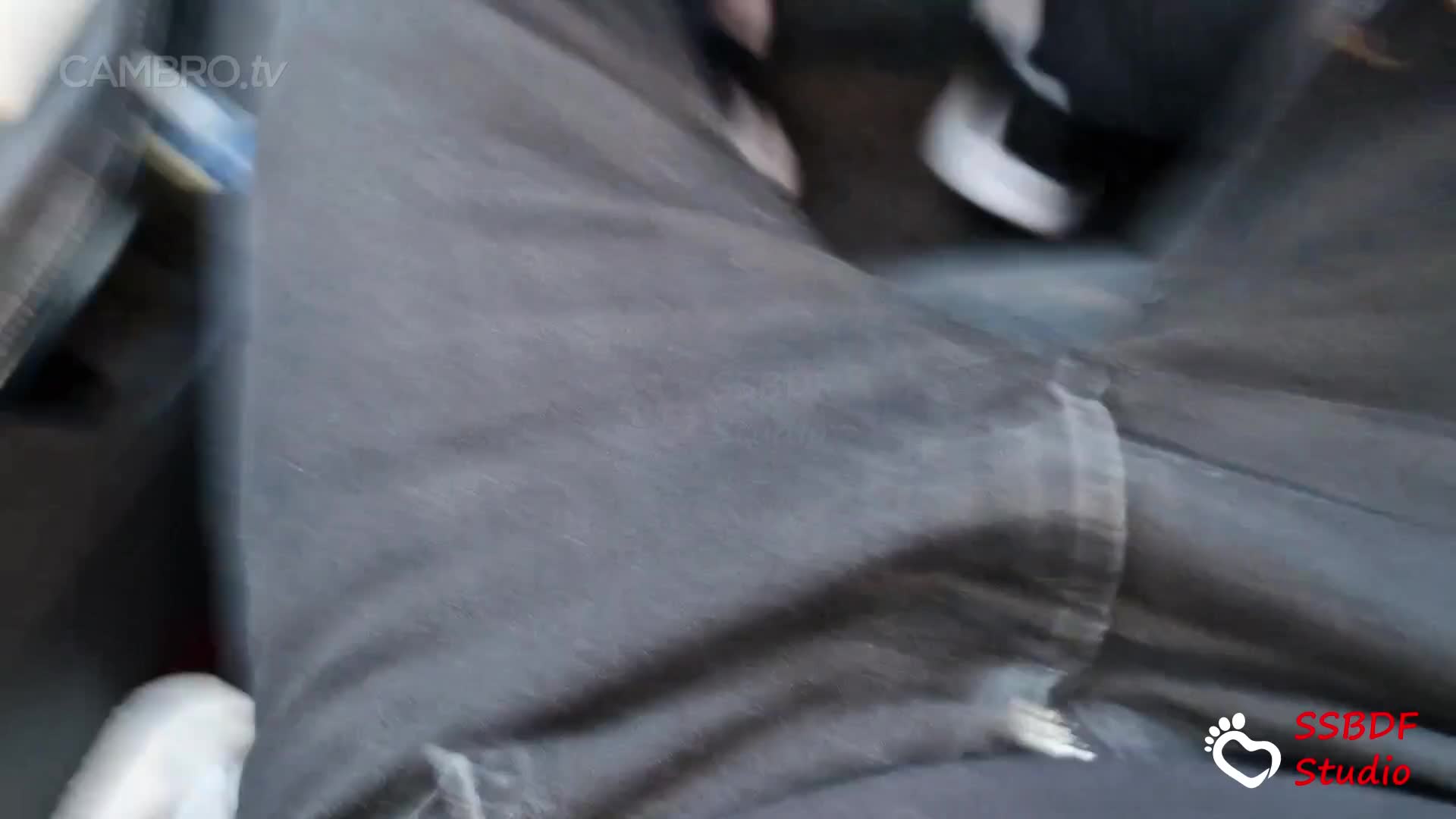 车内 露脸 鲨鱼裤 裸足 足交