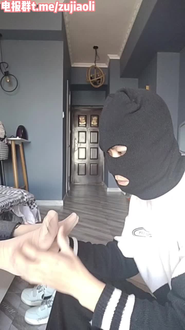 牛仔裤 冰丝短袜 裸足 舔脚 足交 被动足交